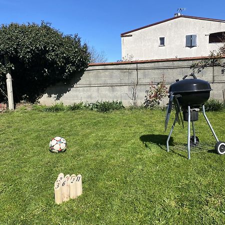 Appartement Tout Equipe 2 Chambres + Jardin Saix  Esterno foto