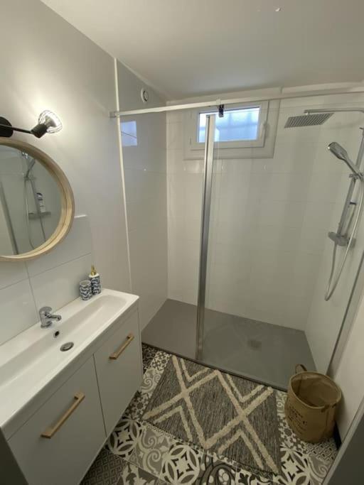 Appartement Tout Equipe 2 Chambres + Jardin Saix  Esterno foto